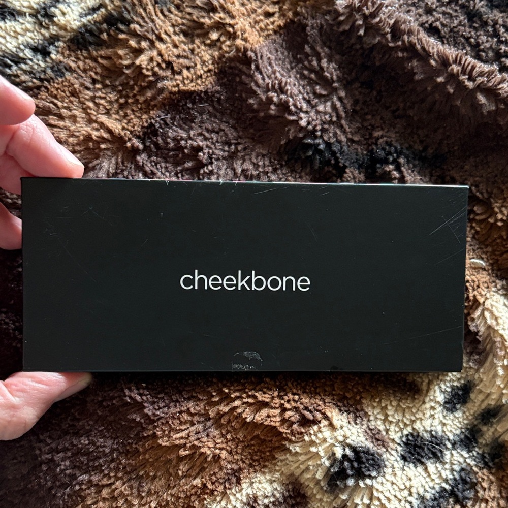 Cheekbone Fair contour palette indigenous made